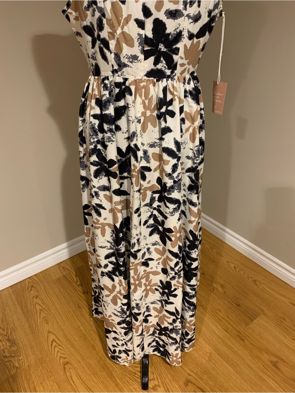 LAST ONE 🔥 Floral Print Deep V Neck Dress - Picture 4 of 16